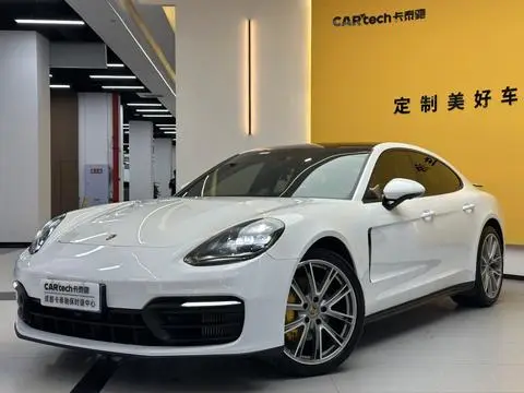 Porsche Panamera 2021