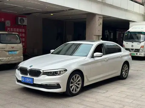 BMW 5 Series 2018 — фото 1