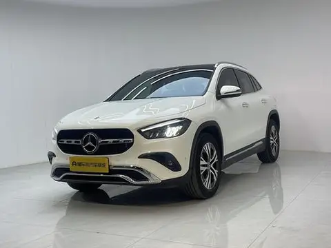 Mercedes-Benz GLA 2024