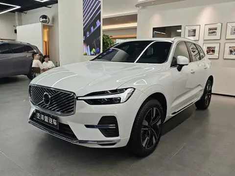 Volvo XC60 2025
