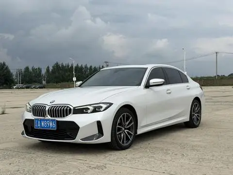 BMW 3 Series 2023 — фото 1