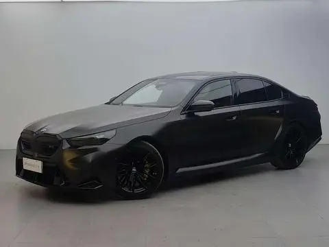 BMW M5 PHEV 2025