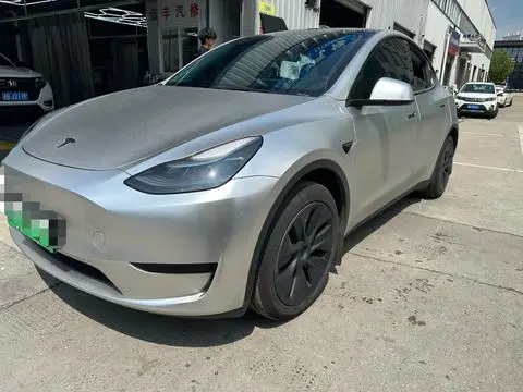 Tesla Model Y 2024 — фото 1
