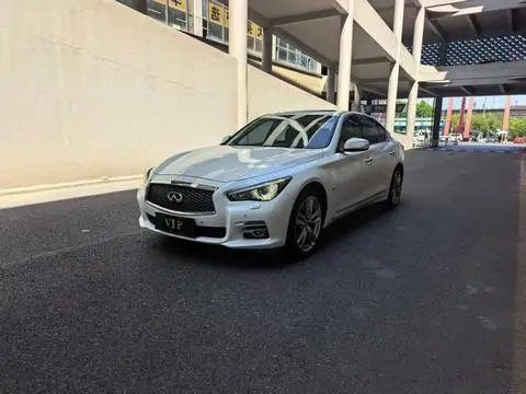 Infiniti Q50L 2015