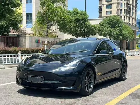 Tesla Model 3 2019 — фото 1