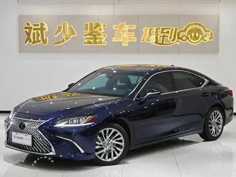 Lexus ES 2022