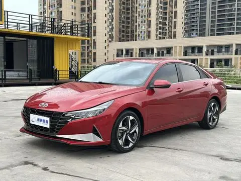 Hyundai Elantra 2022 — фото 1