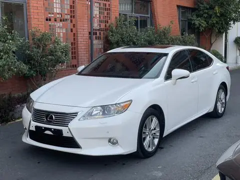 Lexus ES 2014 — фото 1