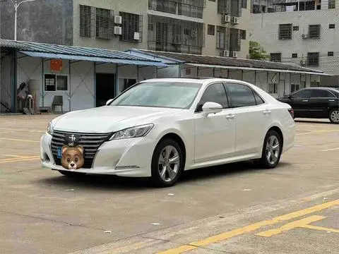 Toyota Crown 2015