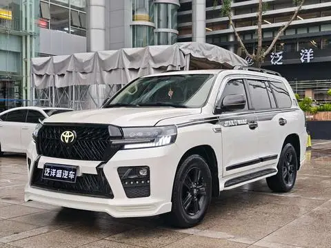 Toyota Land Cruiser 2015 — фото 1