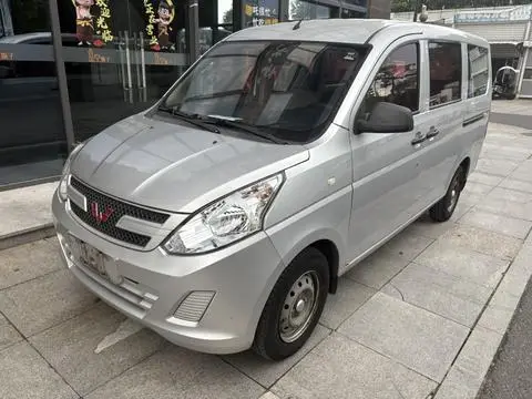 Wuling 荣光V 2016 — фото 1