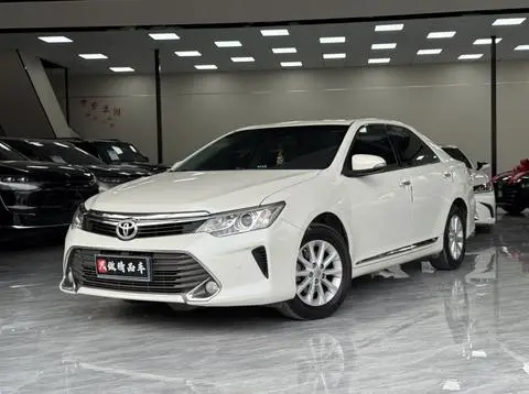 Toyota Camry 2016 — фото 1