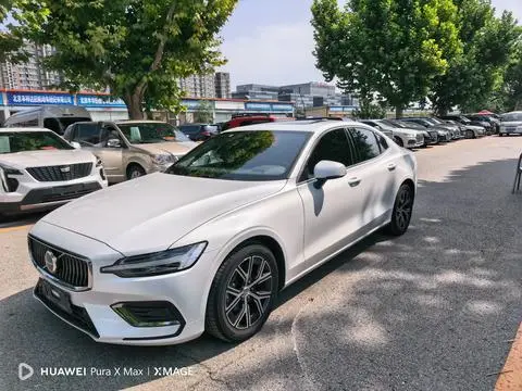 Volvo S60 2023