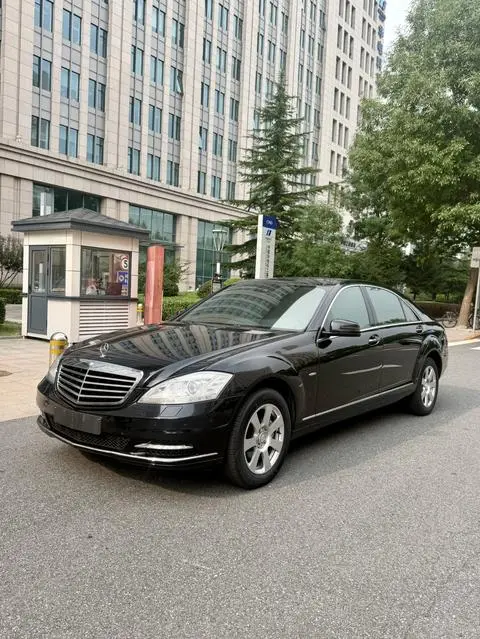 Mercedes-Benz S-Class 2012