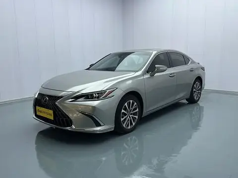 Lexus ES 2022 — фото 1