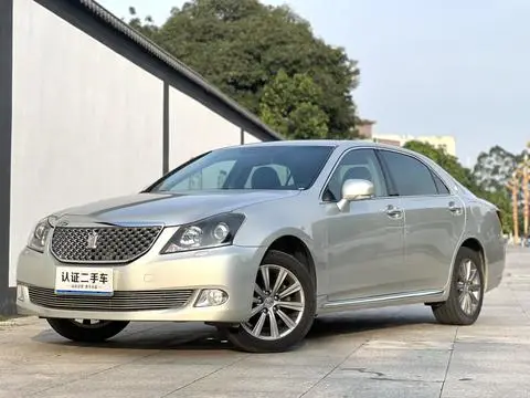 Toyota Crown 2011