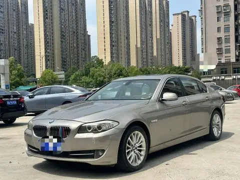 BMW 5 Series 2012 — фото 1