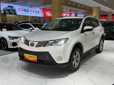 Toyota RAV4 2013 — фото 1