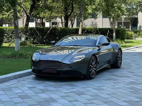 Aston Martin DB11 2017