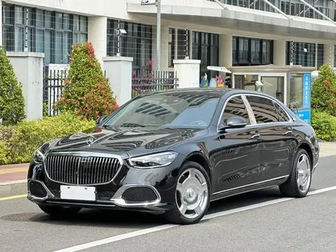 Mercedes-Benz 迈巴赫S-Class 2023