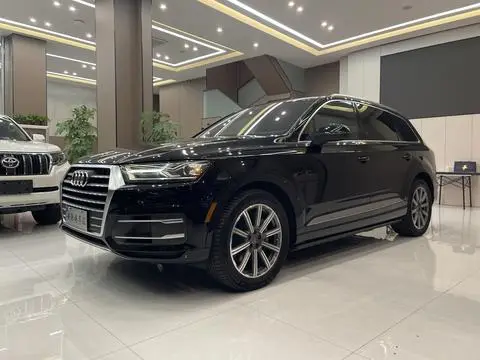 Audi Q7 2018 — фото 1