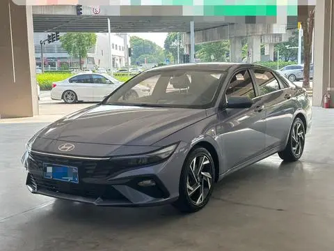 Hyundai Elantra 2023 — фото 1