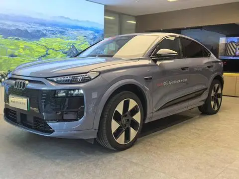 Audi Q6L Sportback e-tron 2026