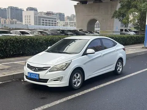 Hyundai 瑞纳 2016