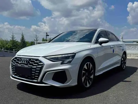 Audi A3 2022 — фото 1