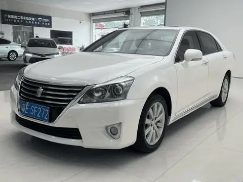 Toyota Crown 2012