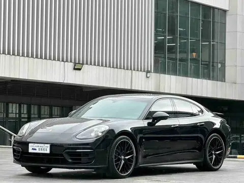 Porsche Panamera 2021