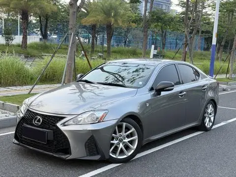 Lexus IS 2011