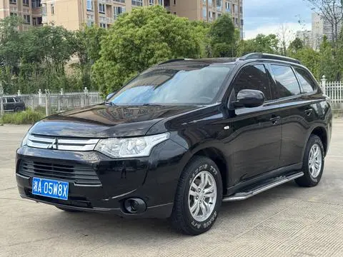 Mitsubishi 欧蓝德 2013 — фото 1