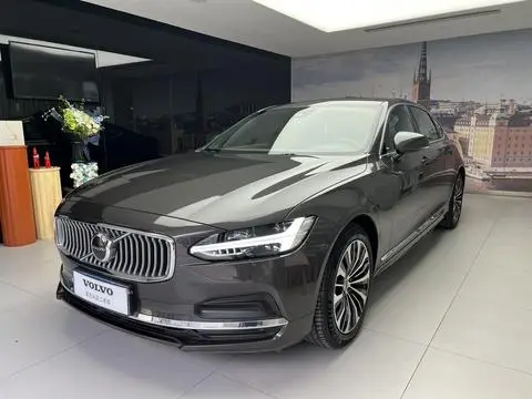 Volvo S90 2025