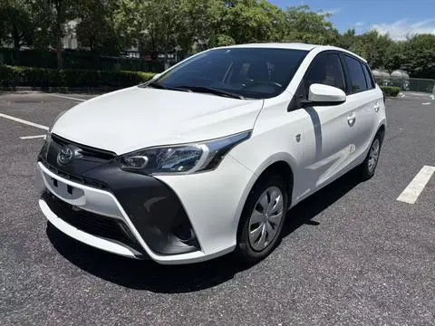 Toyota YARIS L 2016 — фото 1