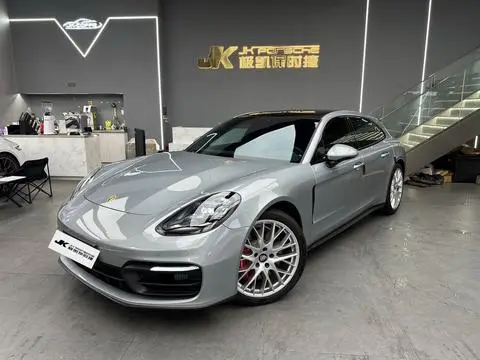 Porsche Panamera 2023