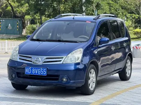 Nissan 骊威 2010