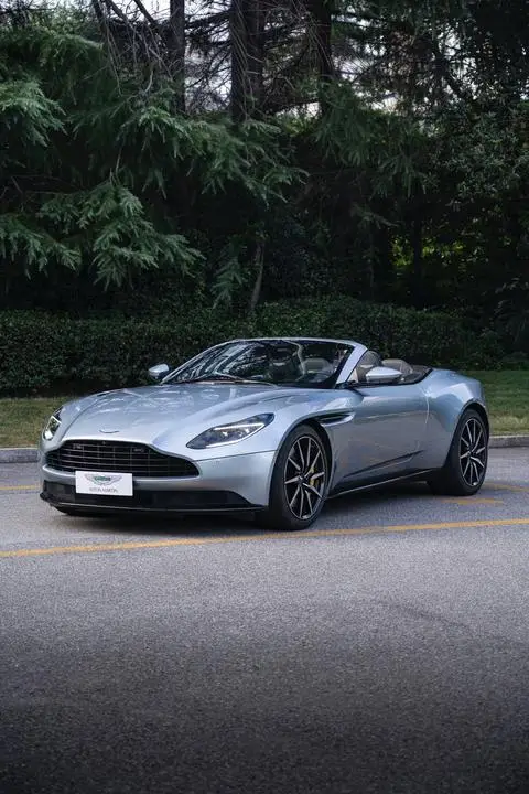 Aston Martin DB11 2020