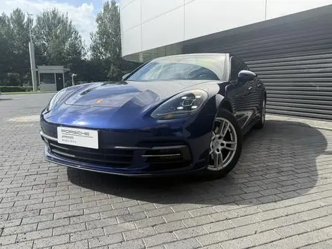 Porsche Panamera 2019 — фото 1
