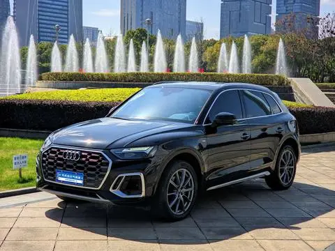 Audi Q5L 2022 — фото 1