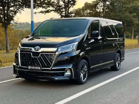 Toyota Hiace 2024 — фото 1