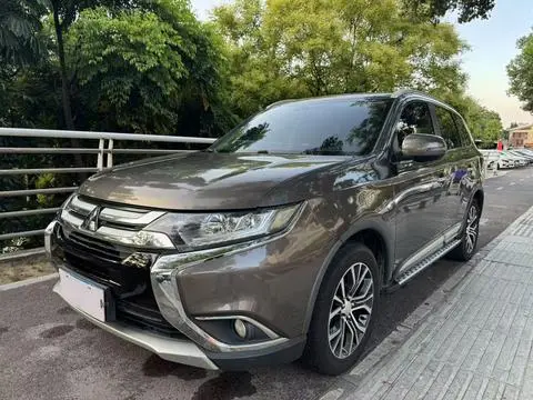 Mitsubishi 欧蓝德 2018