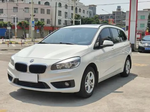 BMW 2 Series 多功能旅行车 2015