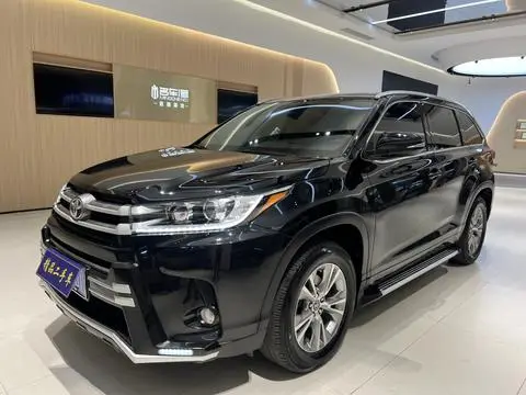 Toyota Highlander 2018 — фото 1