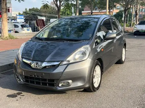 Honda Fit 2011 — фото 1