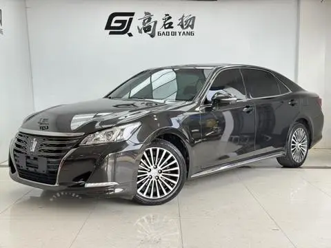 Toyota Crown 2018