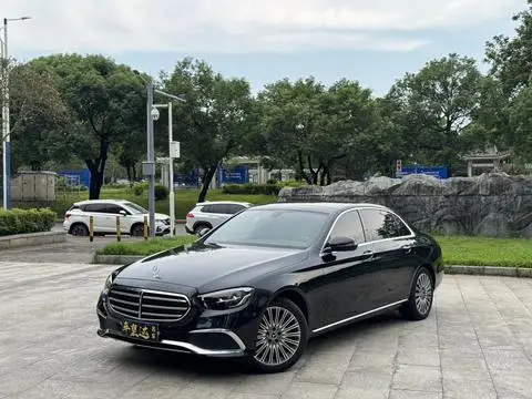 Mercedes-Benz E-Class 2023 — фото 1