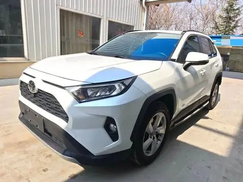 Toyota RAV4 2021 — фото 1