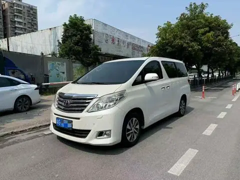 Toyota 埃尔法 2012