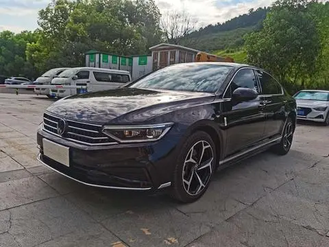 Volkswagen Magotan 2025